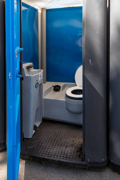 Best Luxury portable toilet rental  in West Peoria, IL